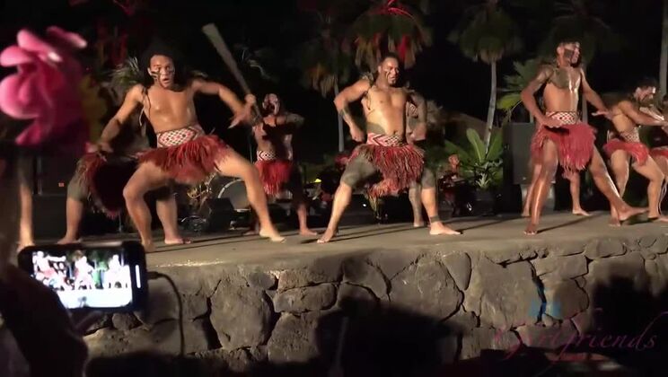 [ATKGirlfriends] - Hot GF Niki Snow Fingered Outdoors in Hawaii - Niki Snow