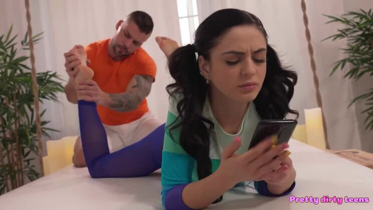 [PrettyDirtyTeens] - Mia Trejsi - Deepthroat and Facial on Massage Bed - Mia Trejsi