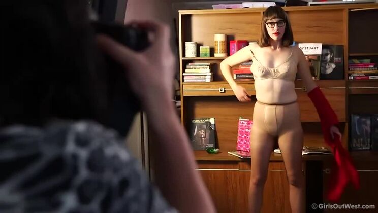 Sadie - Behind The Scenes Sexy Photoshoot