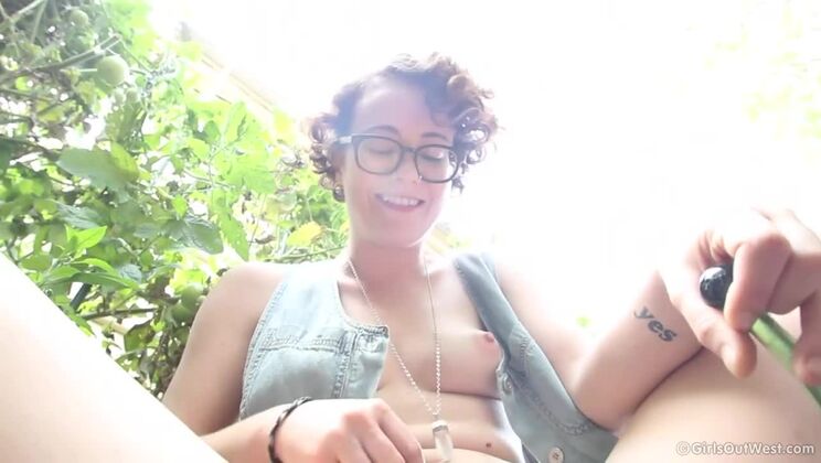 [GirlsOutWest] - Rosie - POV Squirt in the Backyard - Lili Charmelle - Francis X