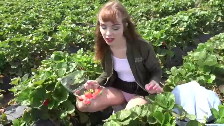 [ATKGirlfriends] - Amateur Date with Aliya Brynn at Farm - Aliya Brynn