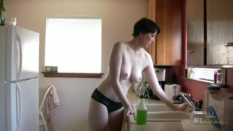 Mature Inara Byrne Gets Naked to Clean the Kitchen