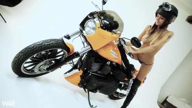 [Watch4Beauty] - Harley Fetish Model Clover Exposed - Clover