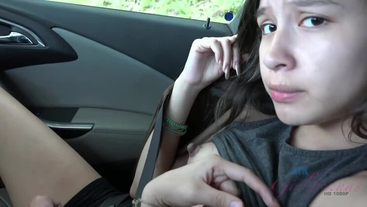 GF Zaya Cassidy’s Outdoor Handjob & Blowjob