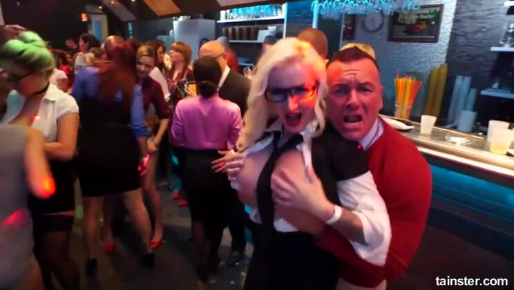 [Tainster] - Blonde Bombshells Amirah Adara & Briana Bounce in Hardcore Action - Amirah Adara - Gina Gerson - Sienna Day - Loren Minardi - Briana Bounce - Tiffany Doll - Victoria Puppy - Suzy Rainbow - Ani Black Fox - Katy Sky - Tiffany Rousso