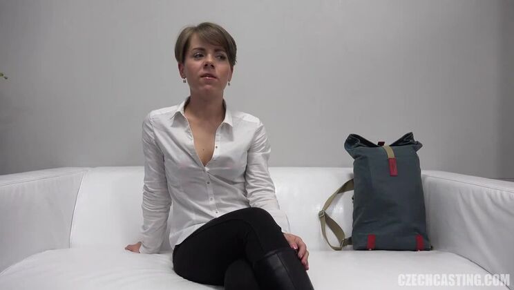 [CzechCasting] - Milf Pissing Toys