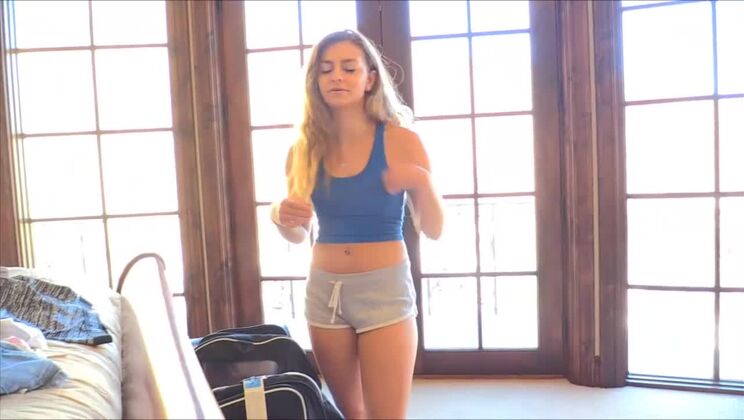 Cara Loves to Finger Herself Solo
