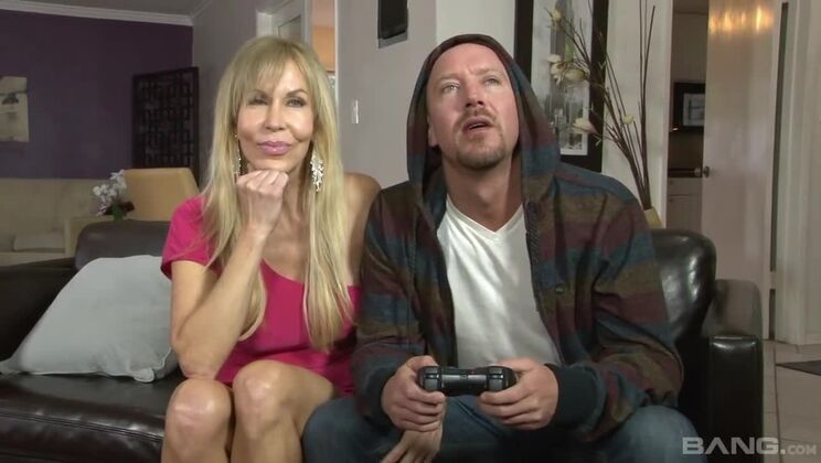 Big Cock Fucks Erica Lauren's Ass and Gives Her Facial