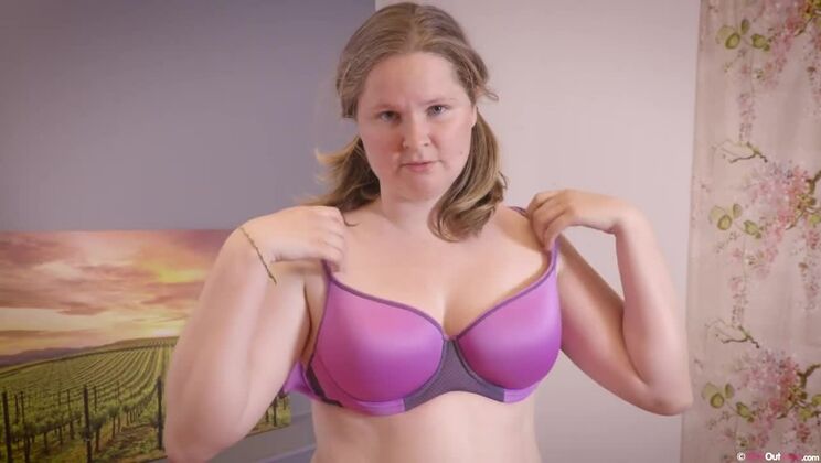 Sarah's Tiny Boobs Get Stimulated