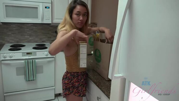 [ATKGirlfriends] - Aria Skye Beach Amateur POV - Aria Skye