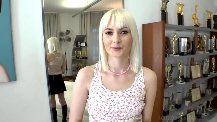 [RoccoSiffredi] - Stunning Big Ass Model Takes a Big Cock