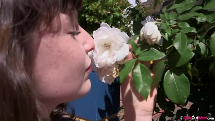 Sexy Sheryl spreads petals in steamy brunette action