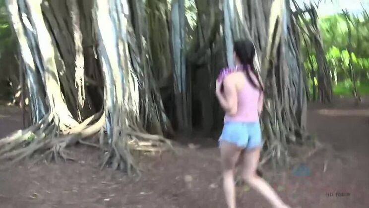 GF Experience with Jade Amber - Fingered Under the Sun
