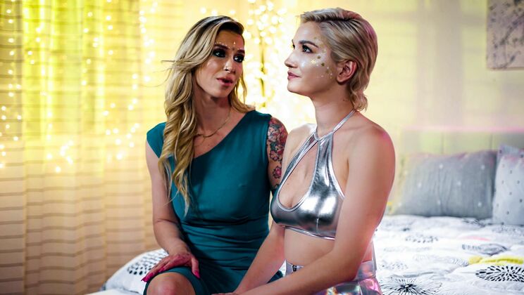 [Mommy'sGirl] - Blonde Teen Skye Blue Fingers MILF Brooke Banner - Skye Blue - Brooke Banner
