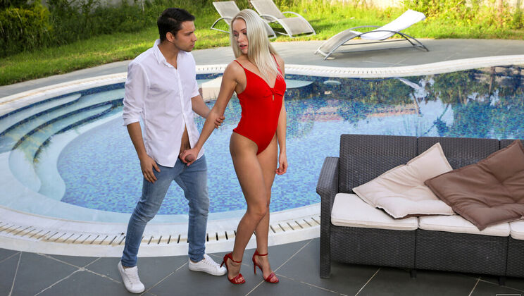 Oliver Trunk Fucks Angelika Grays Rough