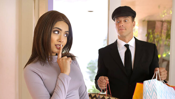 Backseat Action - Aaliyah Hadid & Ramon Nomar in The Driver