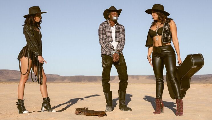 [Brazzers] - Desperate Latina Threesome