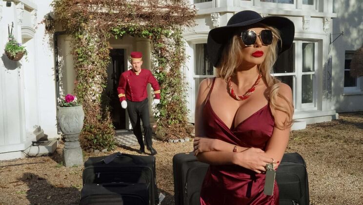 [Brazzers] - Bellhop Gets Naughty with Danny D and Amber Jayne - Danny D - Amber Jayne