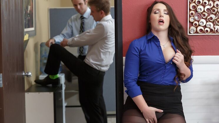 [Brazzers] - Office Fetish with Lola Foxx and Danny D - Lola Foxx - Danny D