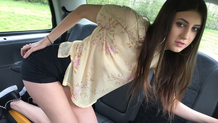 [FakeTaxi] - Luxe Lina Gets a Deepthroat in the Taxi - John - Lina Luxe