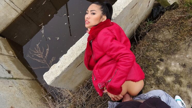 Big Tits Thai Girl Loves to Ride Cock