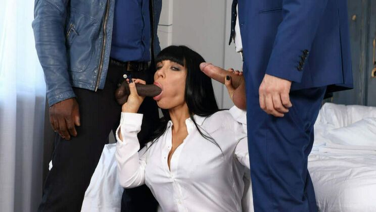 [ElegantRaw] - Valentina Ricci's Facial Cumshot in Lingerie and Stockings - Valentina Ricci