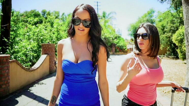 [GirlsGonePink] - Pierced Pussy Licking in Shower - Darcie Dolce - Sofi Ryan