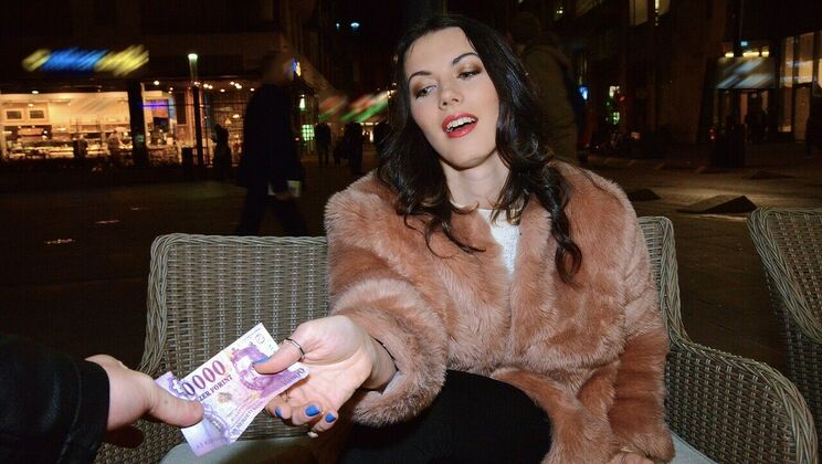 [PublicPickups] - Doggystyle Fucking Sarah Highlight European - Sarah Highlight