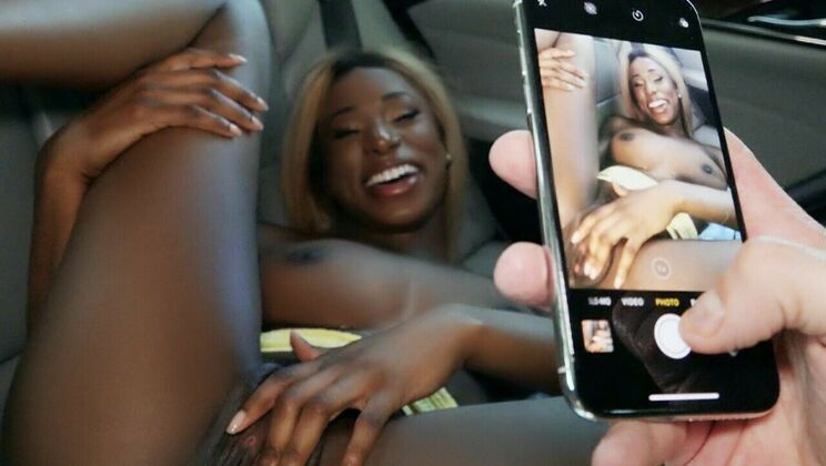 [StrandedTeens] - Big Cock Fucks Kinsley's Bubble Butt - Tony Rubino - Kinsley Karter