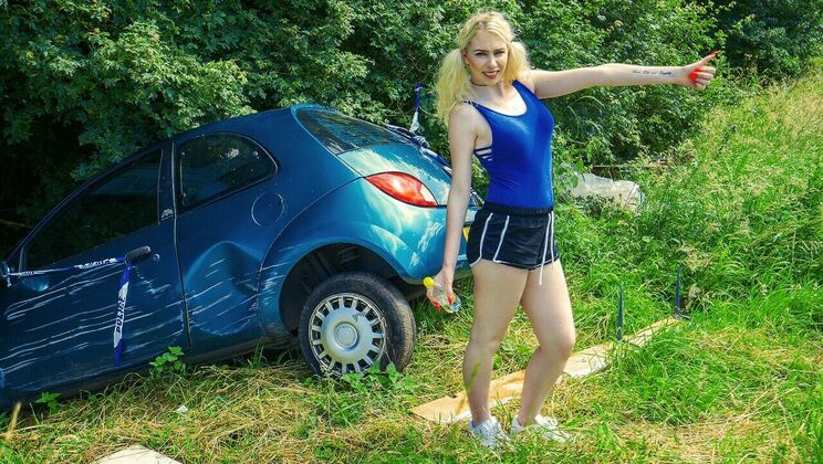 [StrandedTeens] - European Brit Gives Handjob to Rescuer - Grace Harper