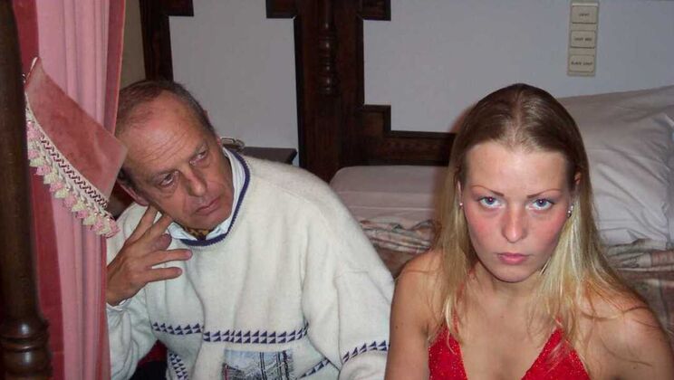 [Oldje] - Room Service with a Blonde Twist - Zafira - Dickie