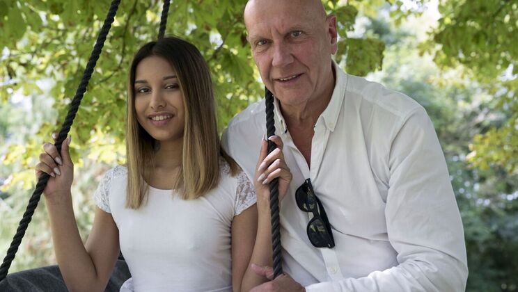 [Oldje] - Young Girl Swinging High and Fucking - Hugo - Roxy Lips