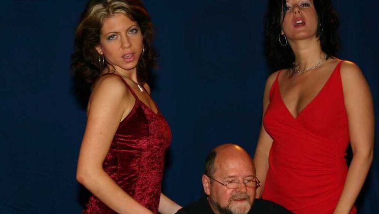 [Oldje] - Close Up Action with a Brunette and Redhead - Ruby - Eugene - Yllen