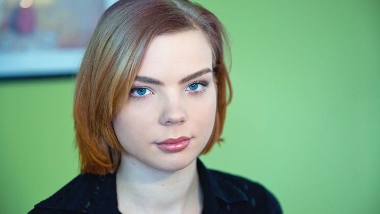 [Oldje] - Short Haired Sofia's Striptease Salvation