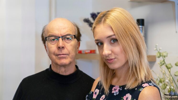 [Oldje] - Sofi Otis's Blonde Hair Shines During Sex