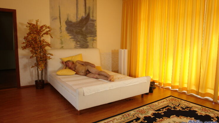 [Oldje] - Old Man Enjoys Blowjob from Young Maid - Katy Sweet - Aaron