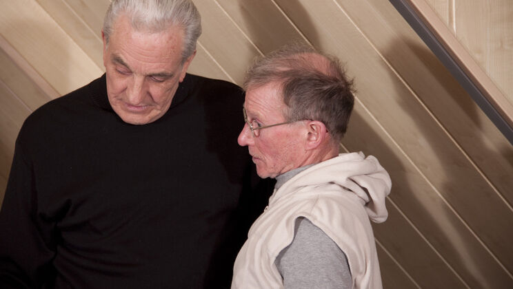 [Oldje] - Tiffany Fox Squirts with John and David's Help - John - David - Tiffany Fox