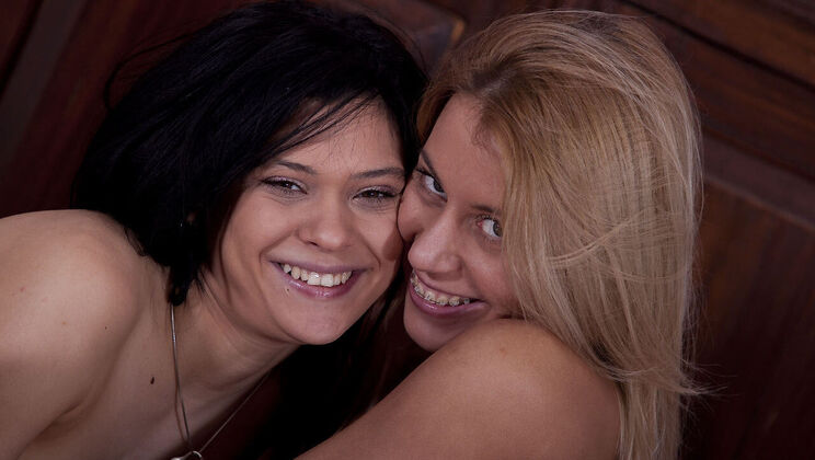 [Oldje] - Two Beauties Get Wild and Crazy - Nikky Thorne - Neil - Miho Lechter