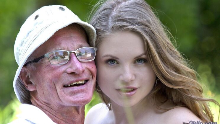 [Oldje] - Alessandra Jane: A Provocative Picnic Encounter - John - Alessandra Jane