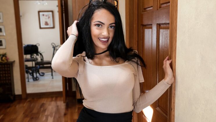 Natural Tits and Tattoo Sofi Ryan