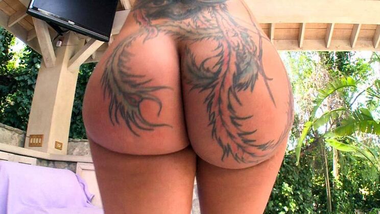 Bella Bellz Handjob Heaven