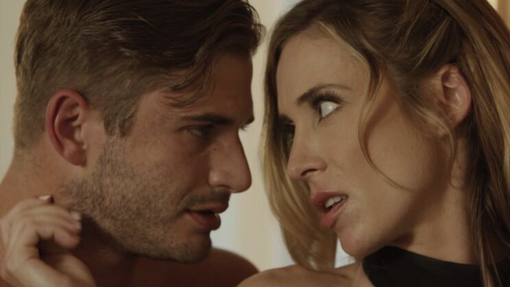 [BellesaFilms] - Fingering Frenzy with Aiden Ashley - Nathan Bronson - Aiden Ashley