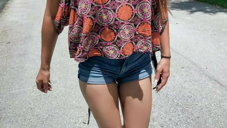 [MOFOSB-Sides] - Amateur Latina Loves Handjobs - Tyler Steel - Sofie Reyez