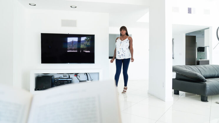 [PervMom] - Stepmom's Persuasive Lips - Wrex Oliver - Mystique