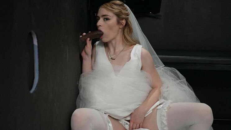 [GloryHole] - Lingerie Loving Reese Robbins
