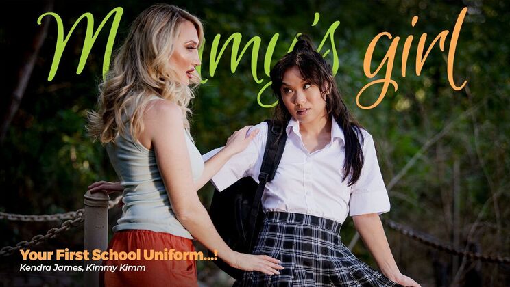 Lesbian Kissing in Uniform