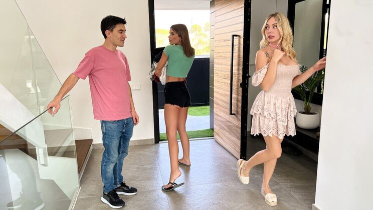 [SneakySex] - Cowgirl Ride with Stepsister Angie Lynx - Jordi El Niño Polla - Angie Lynx