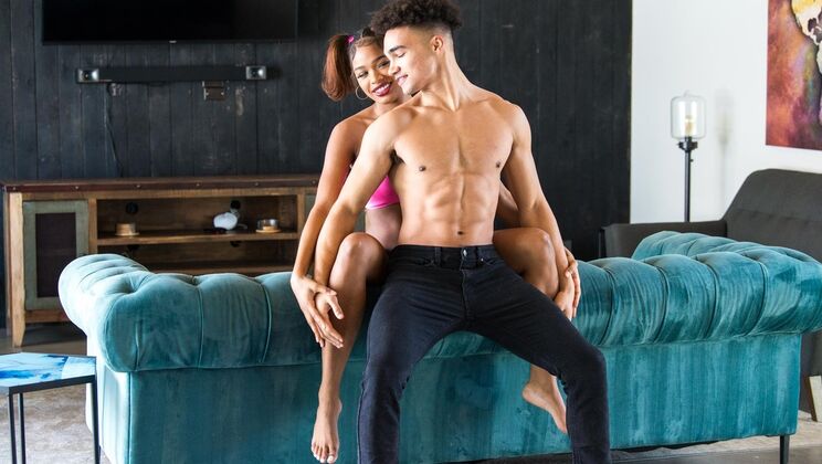 [HotGuysFuck] - Justin Tyme Meets Ebony Chick with Perfect Pussy! Couple Bros Fucking Hot Girls! - Brianna Moore - Justin Tyme