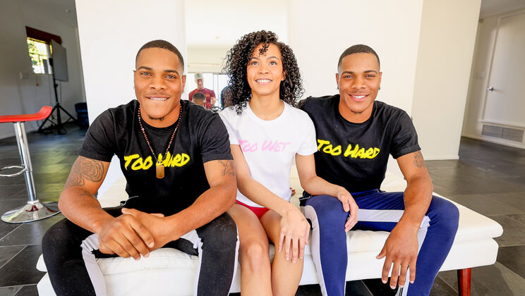 [HotGuysFuck] - Doggystyle Delight with Laylani Wyld and the King Brothers - Laylani Wyld - Jay King - Dee King