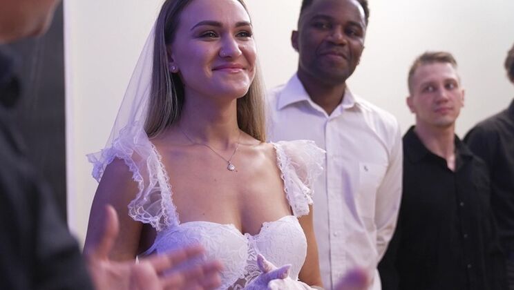 [NRXStudio] - 9 Guys, 1 MILF: Siri's Crazy DPP Gangbang